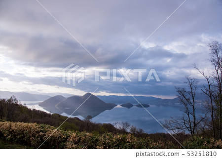 雨後的北海道洞爺湖 53251810
