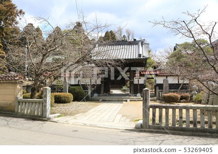 Mountain gate of Seiryusan Yinji Temple 53269405