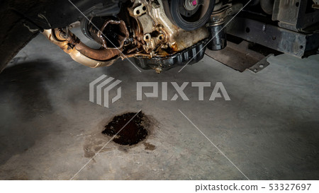 Oil leak in the engine Oil leak in the engine 53327697