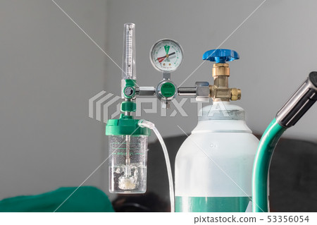 Close-up of medical oxygen flow meter  shows low 53356054