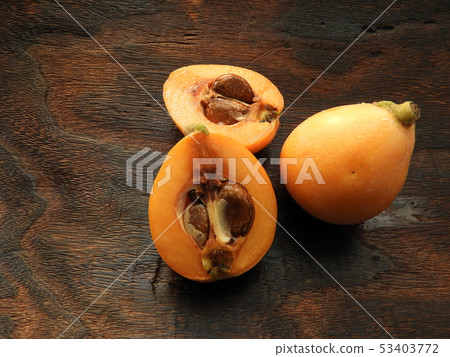 Loquat 3 53403772