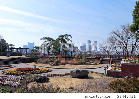 At Tamagawadai Park 53445431