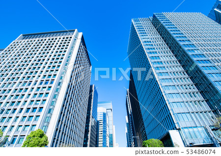 東京初夏的陽光落在東京大手町的高層建築2017.05 a-1 東京初夏的陽光落在東京大手町的高層建築2017.05 a-1 53486074