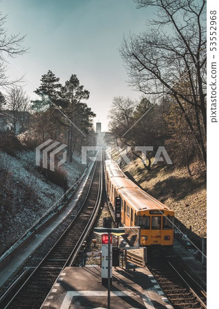 electric train, train, libraries 53552968