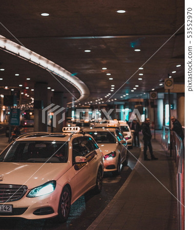 Düsseldorfs taxi 53552970