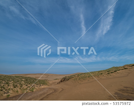 Tottori sand dunes 53575972