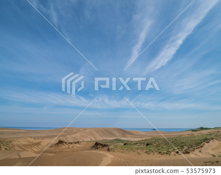 Tottori sand dunes 53575973