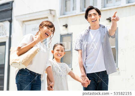 一個家庭 53582155