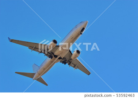 airplane  53592463