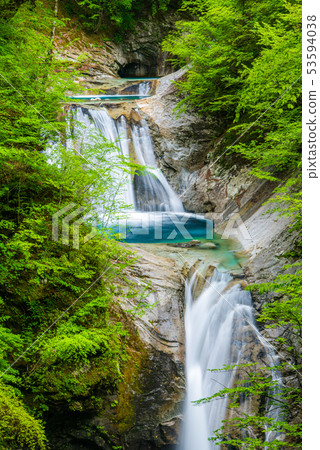 新鮮的綠色西澤谷七瀑布五步瀑布 53594038