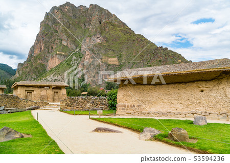 Inca ruins at Ollantaytambo in sacred valley 53594236