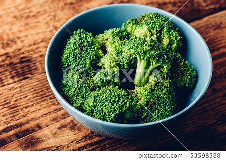 Fresh broccoli in bowl 53598588