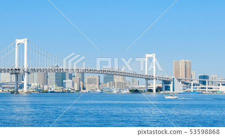 從Toyosu-Gururi公園看見的彩虹橋 從Toyosu-Gururi公園看見的彩虹橋 53598868