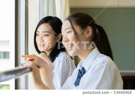 Close friend Close friend 53600908