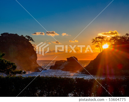 [伊豆半島地質公園]靜岡縣西伊豆山多島的夜景[冬季] 53604775