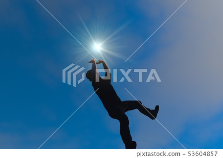 跳在天空中 跳在天空中 53604857