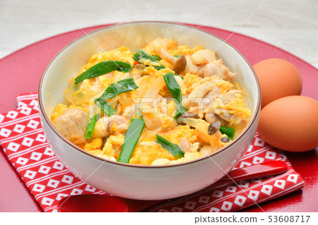 Oyakodon, chicken thigh and egg oyster rice bowl, bowl of oysters, bowl dishes, Japanese food, and home cooking. 53608717