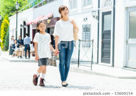 A family A family 53609154