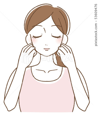 做面孔按摩的婦女 做面孔按摩的婦女 53609476