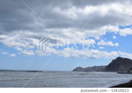 Dim coastline Dim coastline 53610023