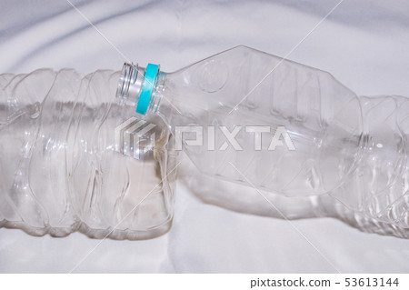 PET bottle empty 4 53613144