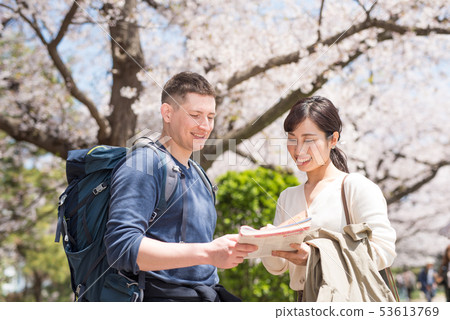 Japanese women who guide French 53613769