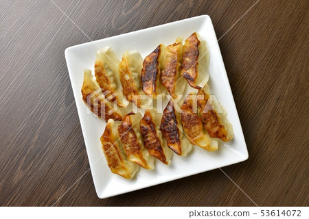 煎餃子 煎餃子 53614072