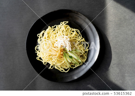 Cold noodles 53615362