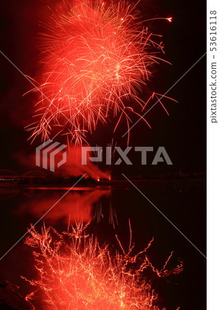 Kakogawa fireworks display (Hyogo Prefecture Kakogawa) reflected in the river surface 53616118