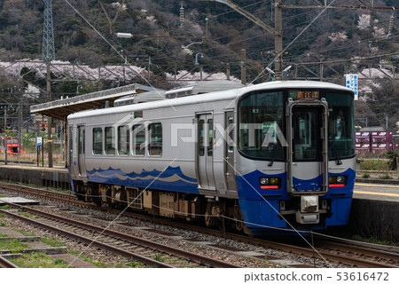 越後Toki Meki鐵路ET122青梅站 越後Toki Meki鐵路ET122青梅站 53616472