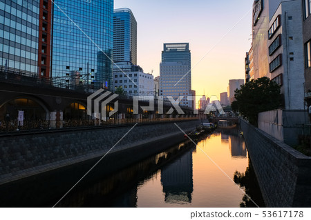 東京秋葉原Kandagawa晚上視圖 53617178