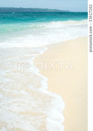 暑假東南亞翡翠海和搖搖欲墜的波浪泡沫 暑假東南亞翡翠海和搖搖欲墜的波浪泡沫 53617262