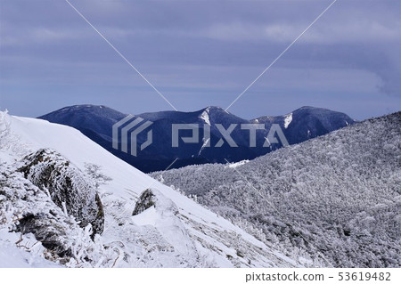 Sanburosan,Mt。Kobu Shingatake,Mt. Kidan,來自Mt. Sanburosan,Mt。Kobu Shingatake,Mt. Kidan,來自Mt. 53619482