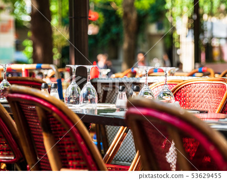 Paris Montmartre cafe 53629455