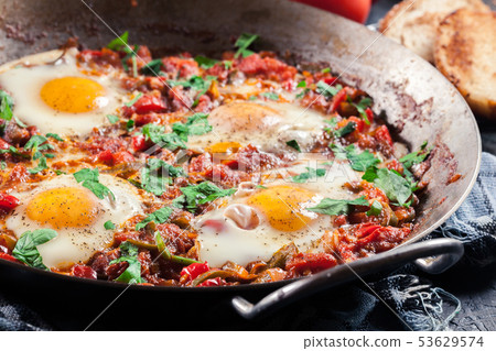 Shakshuka in a frying pan Shakshuka in a frying pan 53629574
