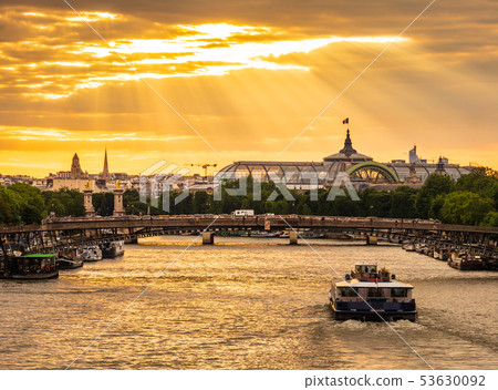 世界遺產塞納河畔日落在巴黎 世界遺產塞納河畔日落在巴黎 53630092