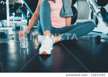 Portrait of Pretty Caucasian Woman is Exercised Portrait of Pretty Caucasian Woman is Exercised 53631405