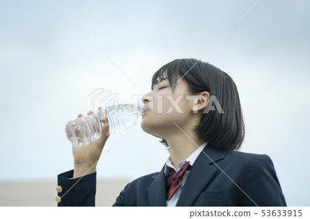 High school student rooftop hydration 53633915