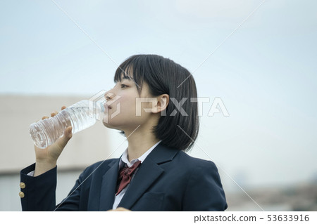 High school student rooftop hydration 53633916