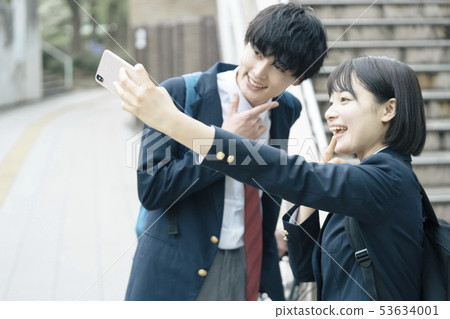 High school students attending school High school students attending school 53634001