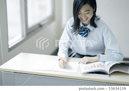 高中生學習補習班預備學校 高中生學習補習班預備學校 53634139