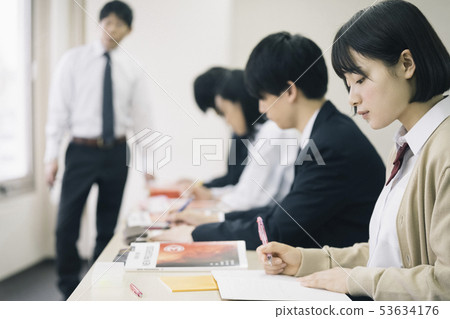 高中生學習補習班預備學校 53634176