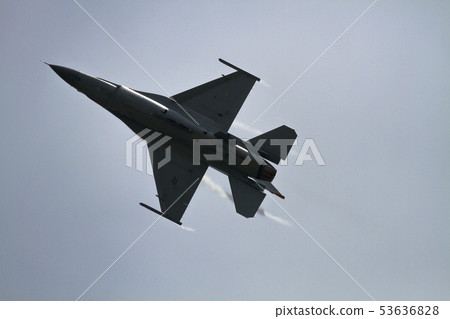 低空飛行 雜技 特技飛行 53636828