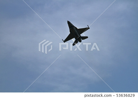 低空飛行 雜技 特技飛行 53636829