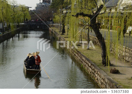 Kurashiki beautiful area Kurashiki River boating boatman Kurashiki beautiful area Kurashiki River boating boatman 53637380