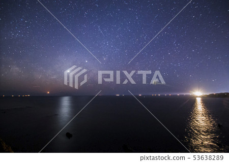 milky way and planets together in one night  53638289