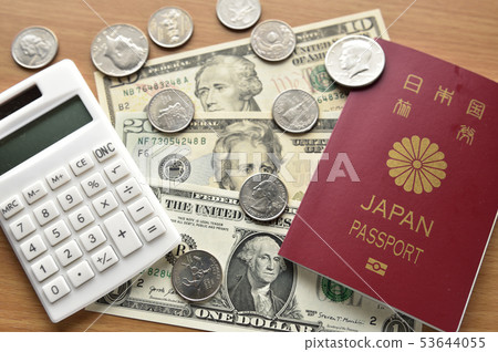[Overseas travel image, currency exchange] Passport, money and calculator 53644055