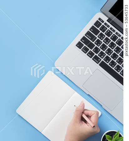 Female hand notebook note drawing drawing writing Female hand notebook note drawing drawing writing 53645733