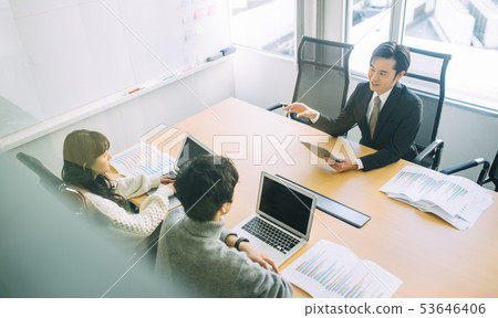 Business meeting consultant 53646406