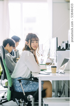 Creative office business woman Creative office business woman 53646433